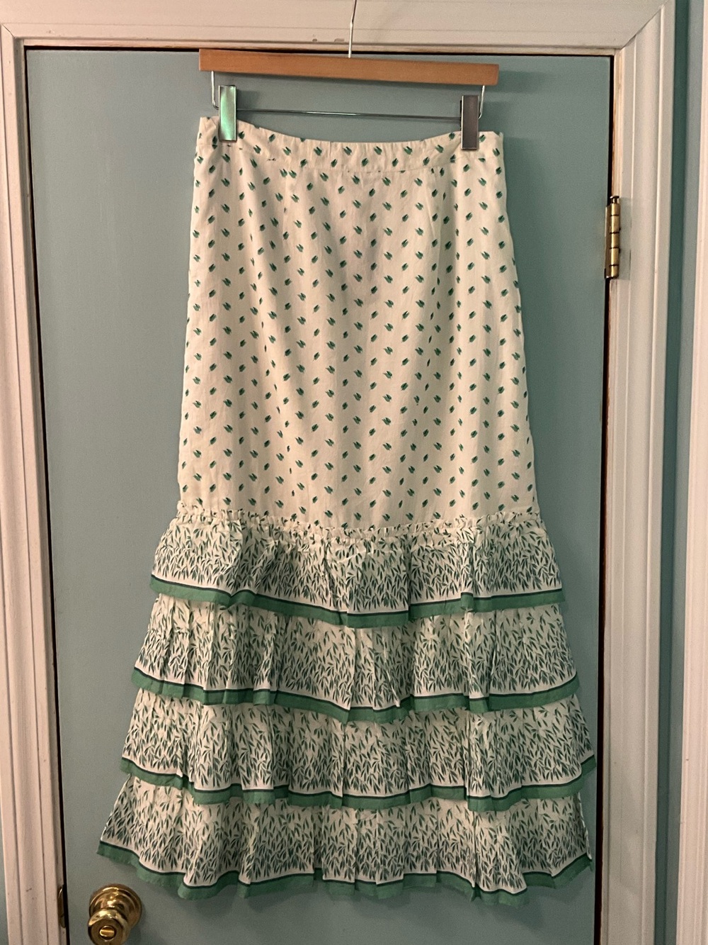 NWT Anthropologie Tiered Ruffle Hem Skirt with Green Ditsy Print